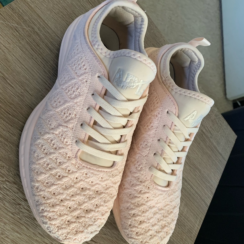 EUC - APL - TechLoom Phantom Sneaker